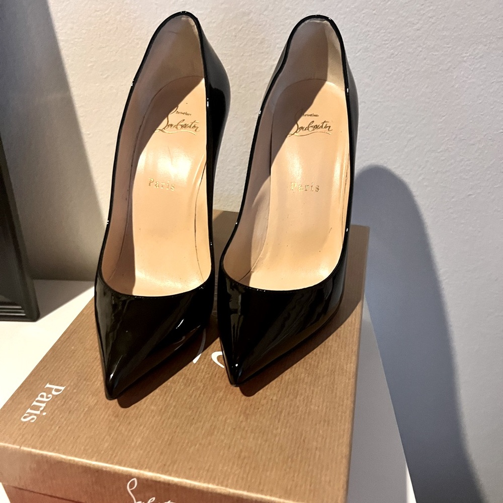 Christian Louboutin Pigalle Heels. Size 39